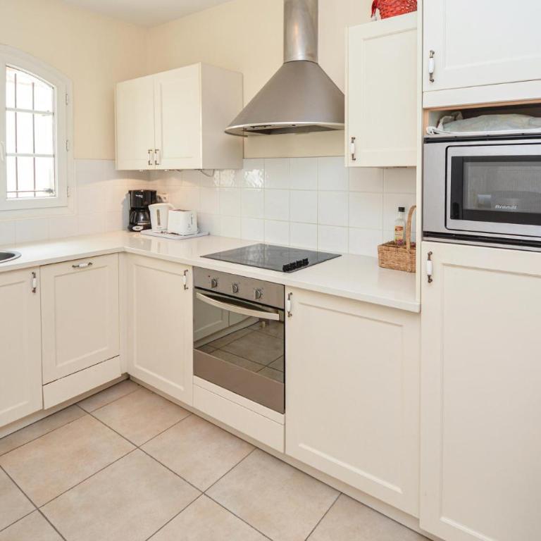 Lovely Home In Aigues-Mortes With House Sea View - Ferienhaus mit 2 Schlafzimmern - 5