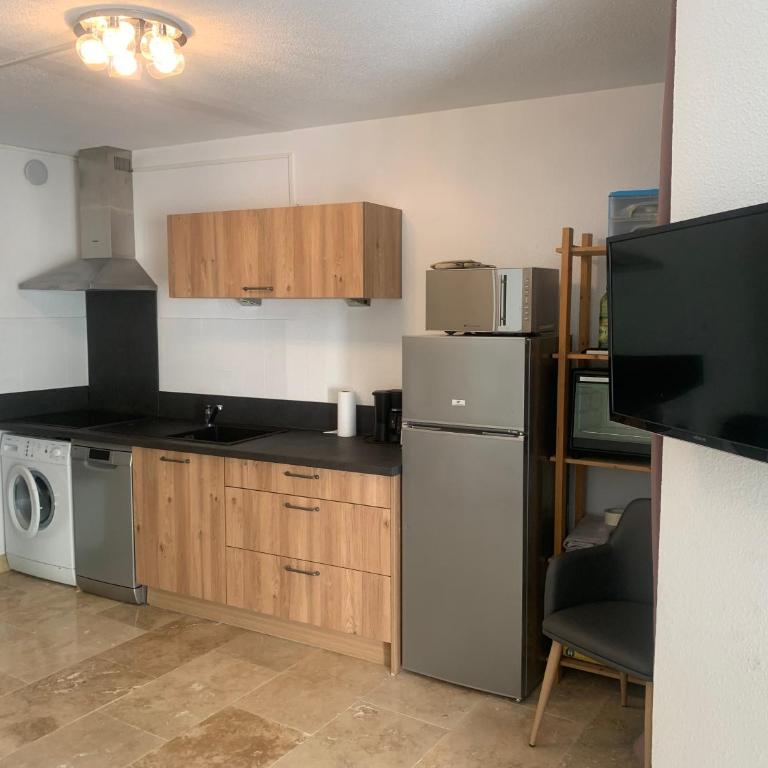 Vittoria Immobilier 4-REGLEMENT SUR PLACE -chèques vacances acceptés - Studio - Disability Access - 4
