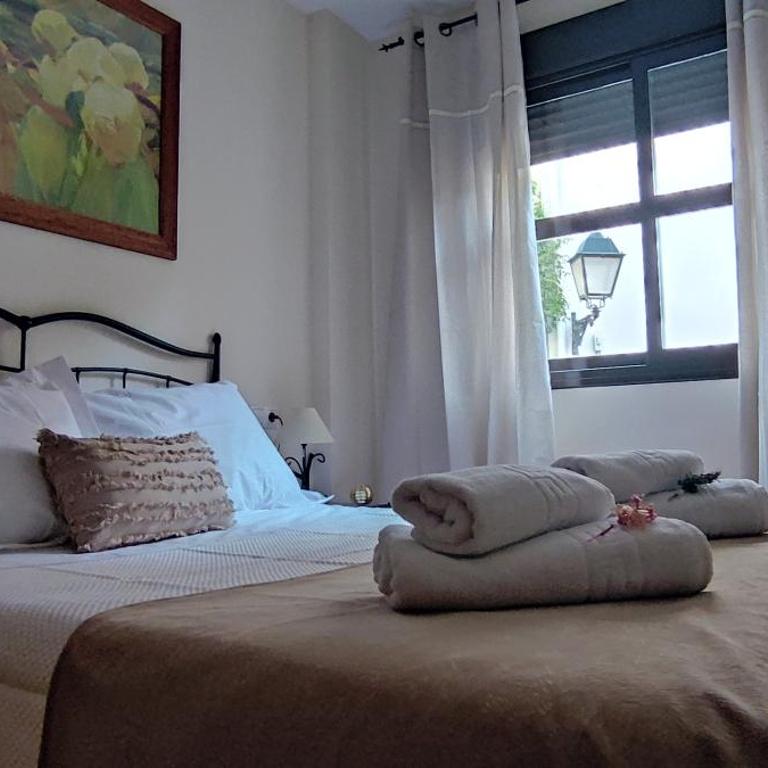 ALOJAMIENTO YOLANDA CAZORLA - Two-Bedroom House - 4