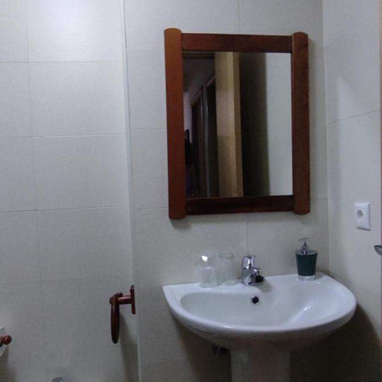 ALOJAMIENTO YOLANDA CAZORLA - Two-Bedroom House - 47