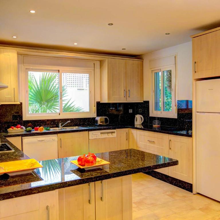 Villa Cala Beach by Villa Plus - Villa - 17