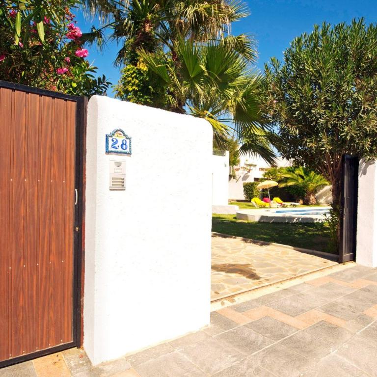 Villa Cala Beach by Villa Plus - Villa - 28