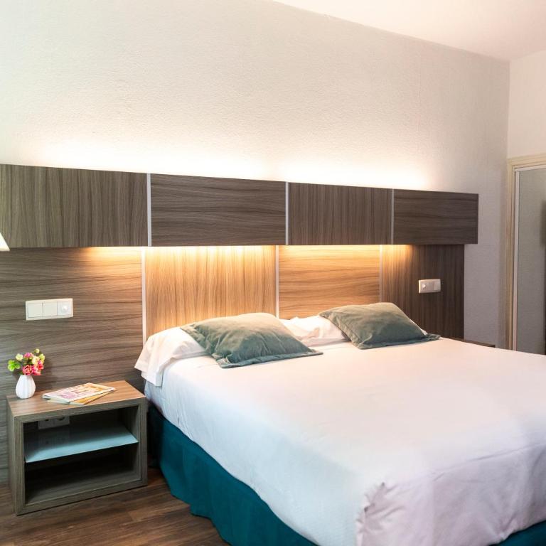 Hotel Serrano - Habitación Doble - 1 o 2 camas - 5