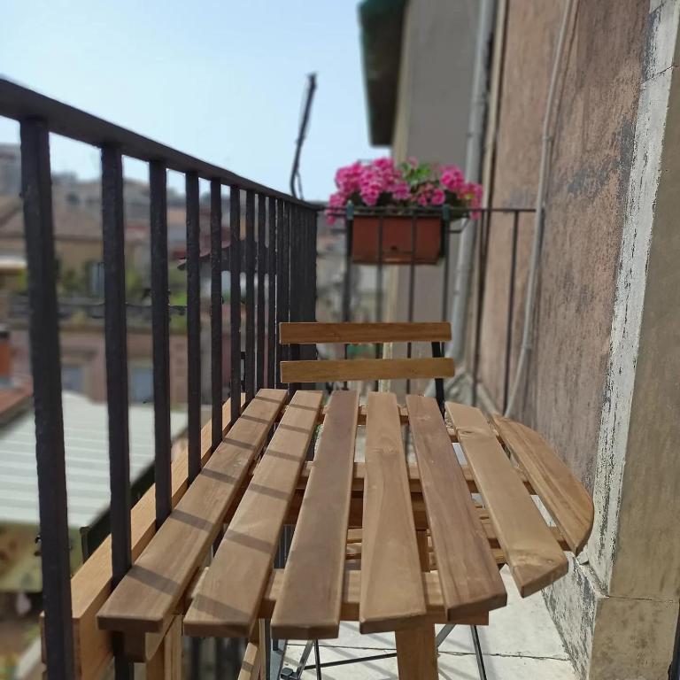 B&B Filo 15 - Double Room with Balcony (2 Adults + 1 Child) - 7