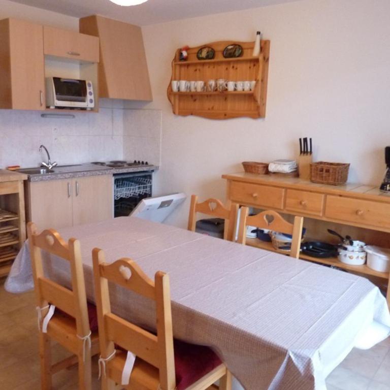 Location 3 pièces cabine - Animaux admis, parking - Au pied des pistes à St Jean d'Aulps - Appartement 2 Chambres - 4