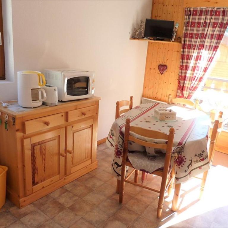Appartement 2 pièces avec balcon, parking - Secteur calme - Appartement 1 Chambre - 7