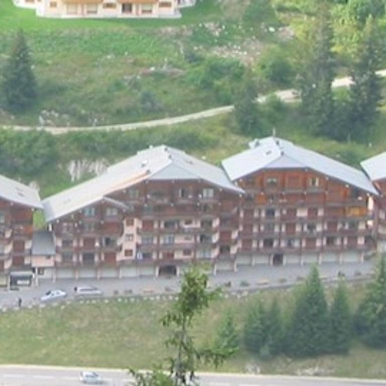 Appartement 2 pièces avec balcon, parking - Secteur calme - Appartement 1 Chambre - 15