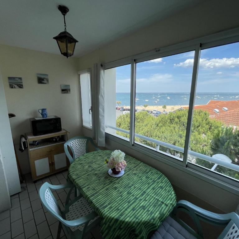 Bel appartement T2 à deux pas des plages, avec parking et garage - FR-1-474-212 - Appartement - 1