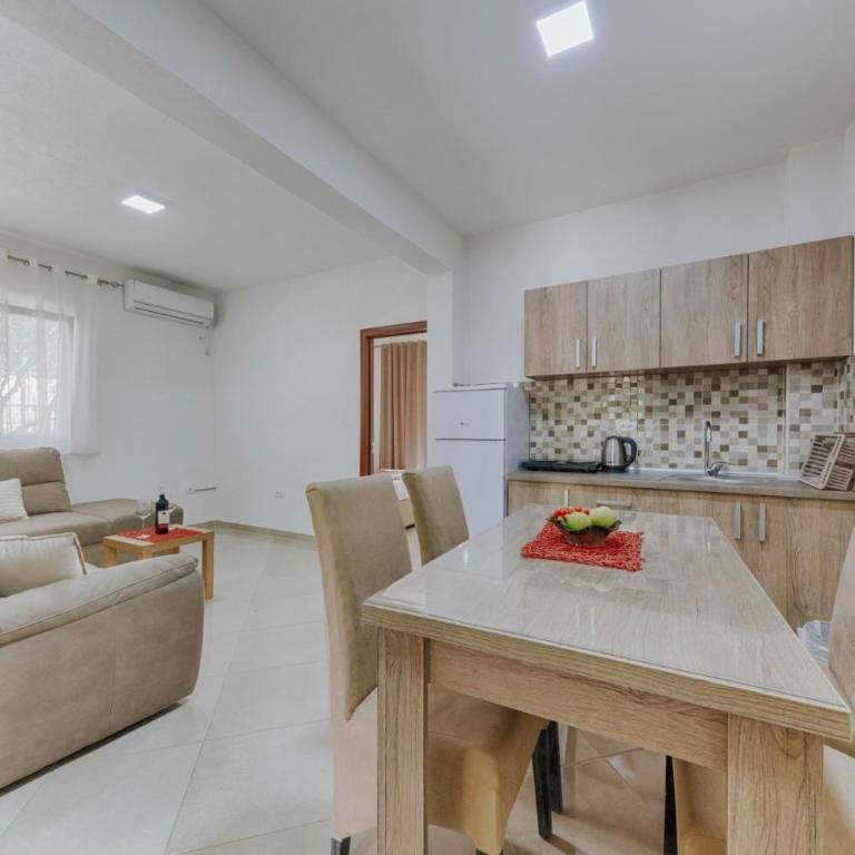 Sea Garden Apartments - Apartment - 6