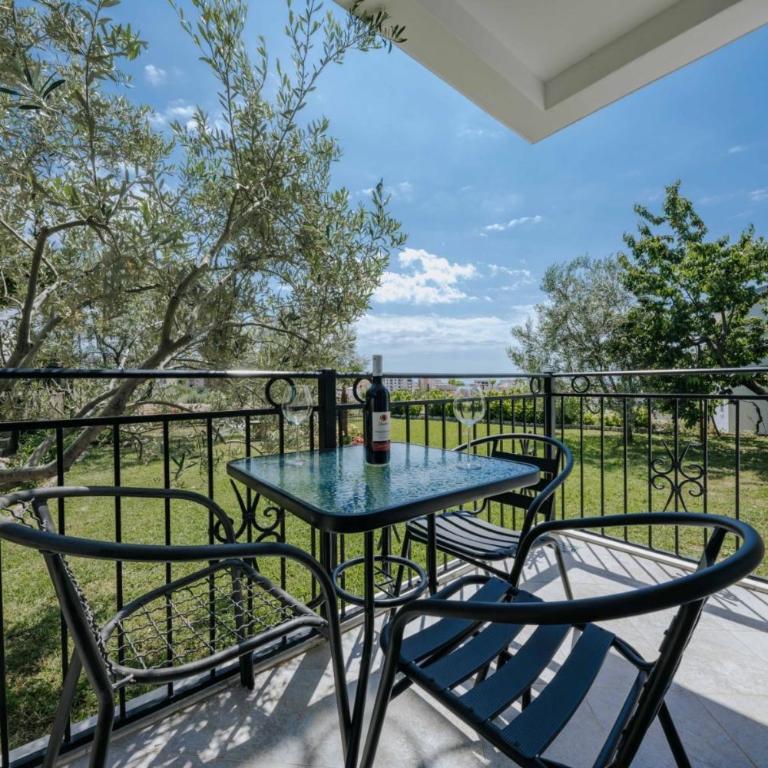 Sea Garden Apartments - Apartment - 1