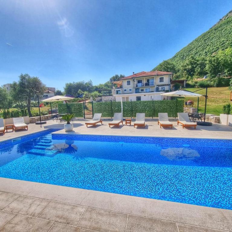 Apartments Blazevic - One-Bedroom Apartment with Terrace and Sea View - 1