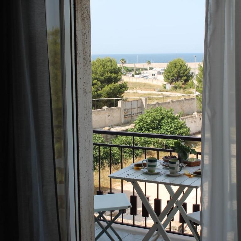 Blu House - Three-Bedroom Apartment - 13