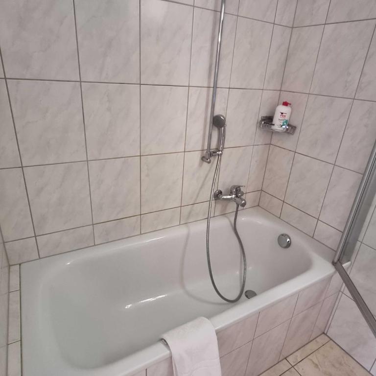 Modern and bright apartment opposite ski-lift - Apartment mit 2 Schlafzimmern - 19