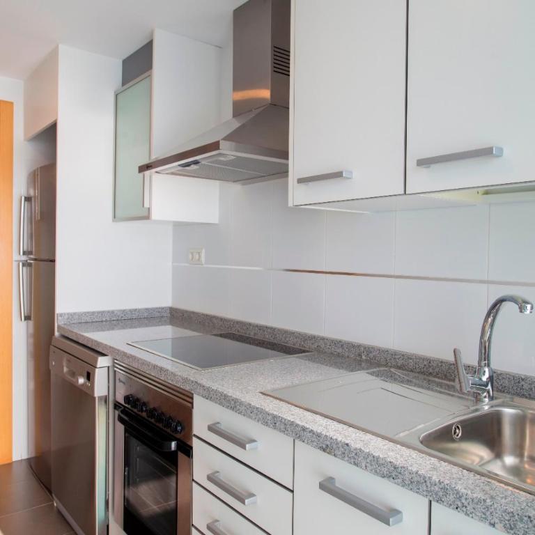 Skyline 9 Apartamento de 2 dormitorios soleado con terraza privada - Two-Bedroom Apartment - 8