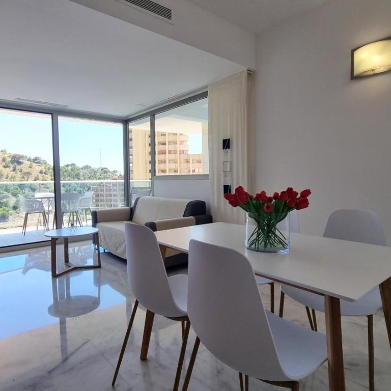 Skyline 9 Apartamento de 2 dormitorios soleado con terraza privada - Two-Bedroom Apartment - 3