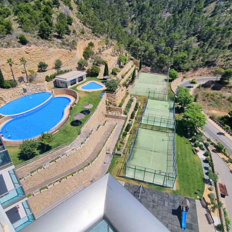 Skyline 9 Apartamento de 2 dormitorios soleado con terraza privada - Two-Bedroom Apartment - 16