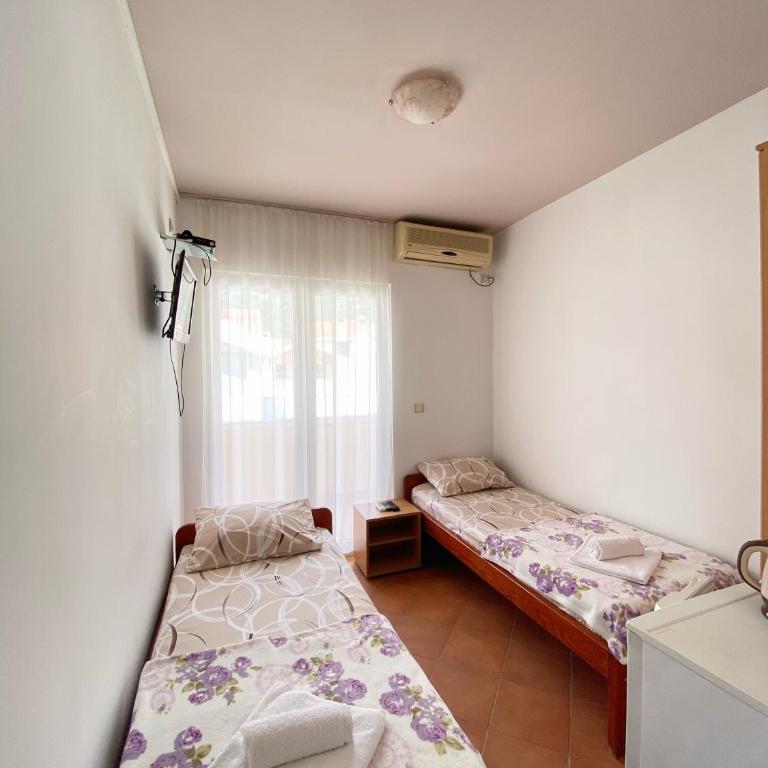 Guest House Villa Natali - Chambre Lits Jumeaux Économique - 1