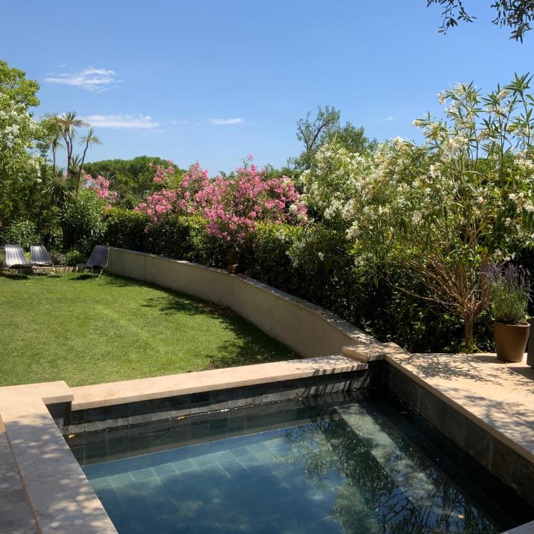 Mougins Collection - Magnifique Maison du Vieux Village de Mougins, avec Bassin à débordement et vues Mer et Montagnes - Villa - Vue sur Mer - 2
