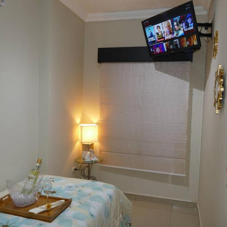 Ecuabook American Consulate 5min - Two-Bedroom Apartment - 25