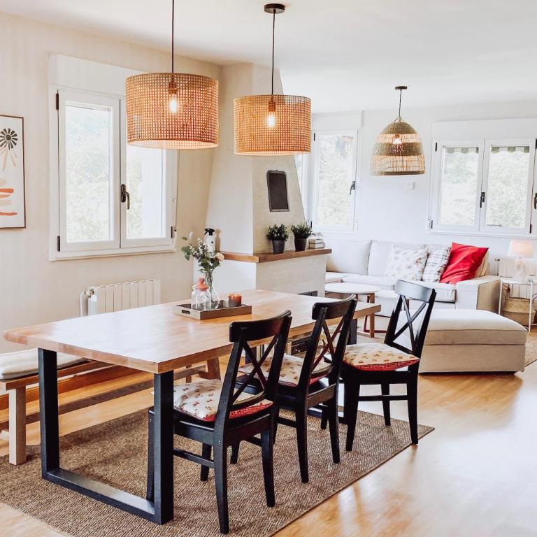 BELLA KALMA, acogedora casa con parking, jardin y wifi - Three-Bedroom House - 9