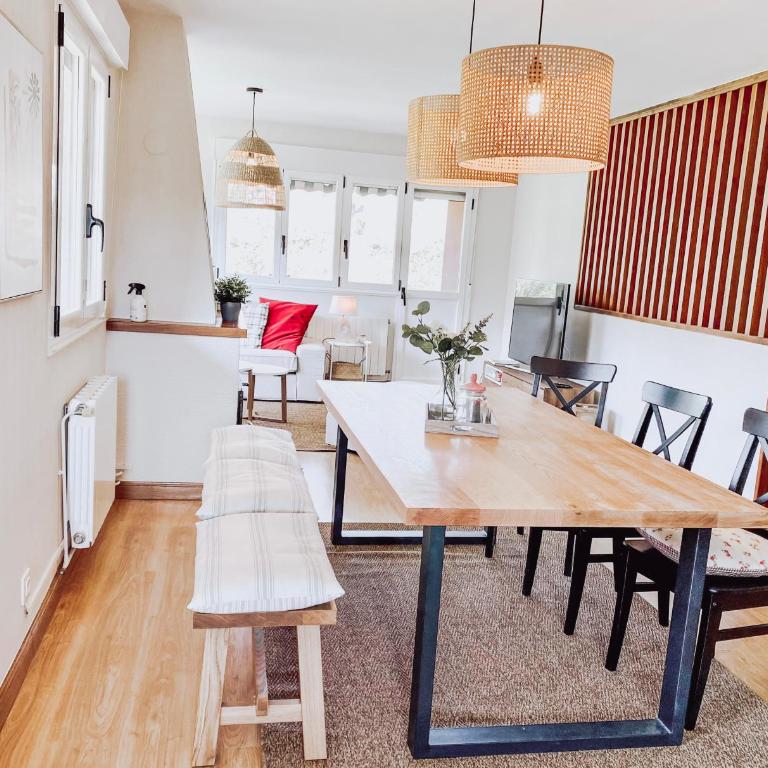 BELLA KALMA, acogedora casa con parking, jardin y wifi - Three-Bedroom House - 10