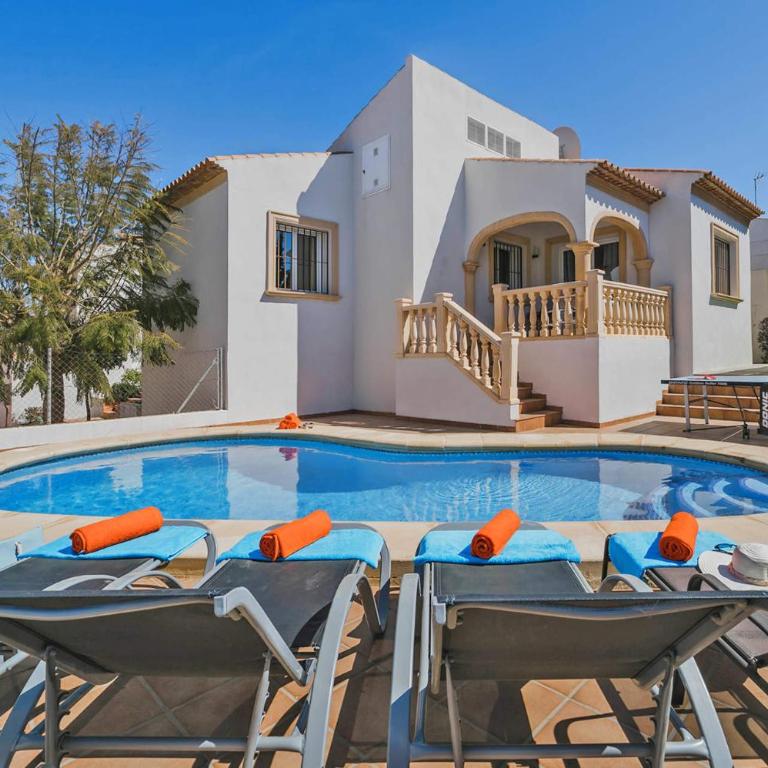Villa Aneto by Villa Plus - Villa - 2
