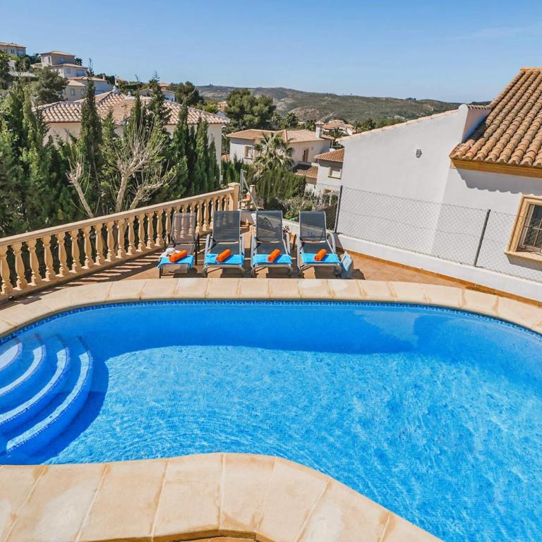 Villa Aneto by Villa Plus - Villa - 1