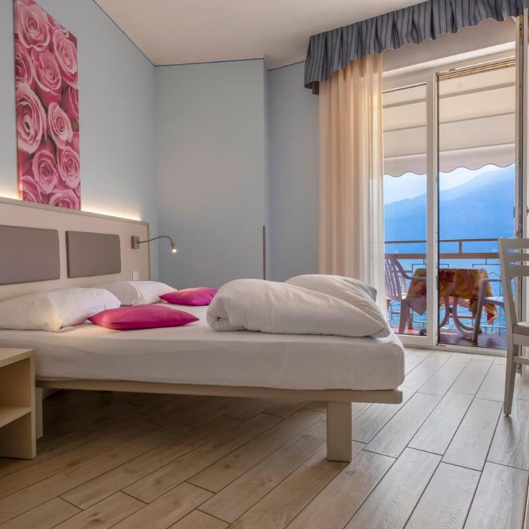 Hotel Firenze 3 Stelle Superior - Camera Matrimoniale Comfort con Balcone e Vista Lago - 2
