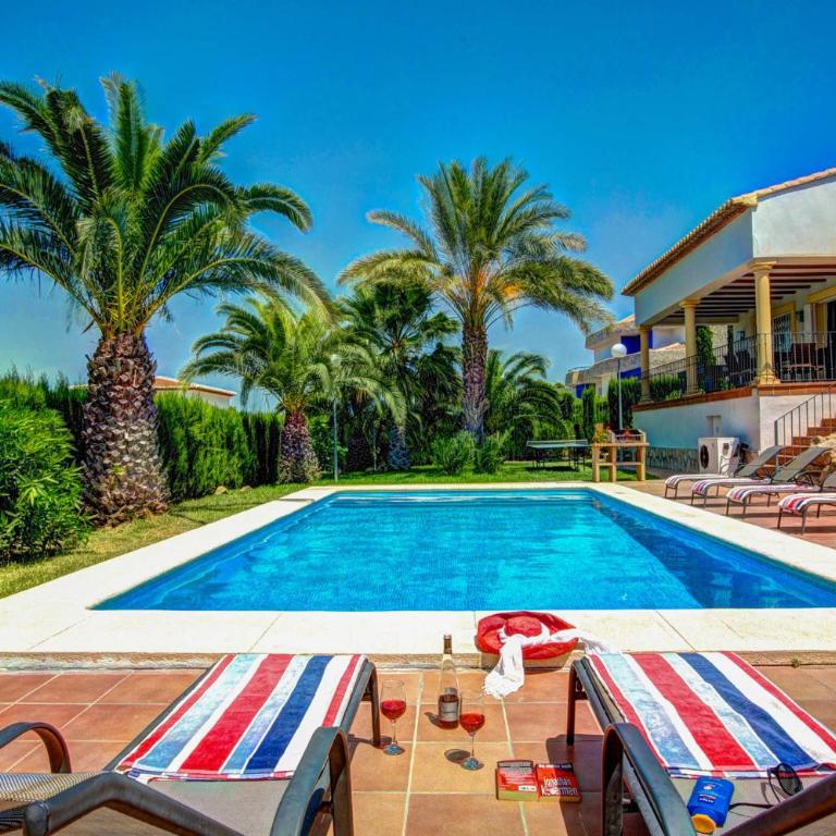 Villa Cabriel by Villa Plus - Villa - 3