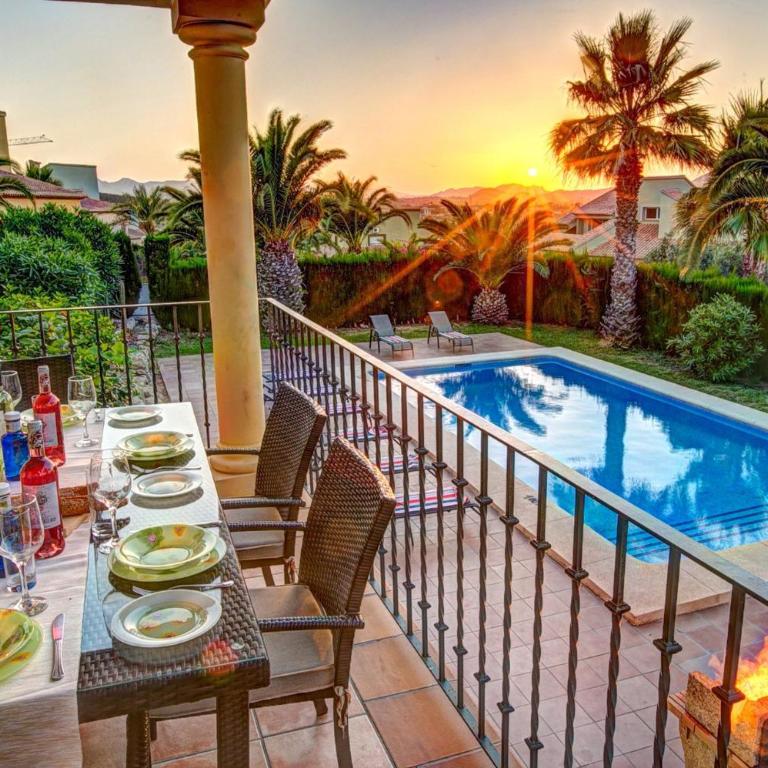Villa Cabriel by Villa Plus - Villa - 5