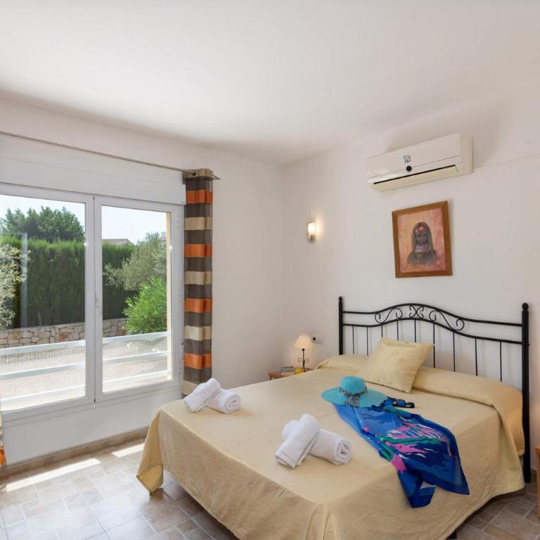 Villa Cabriel by Villa Plus - Villa - 8