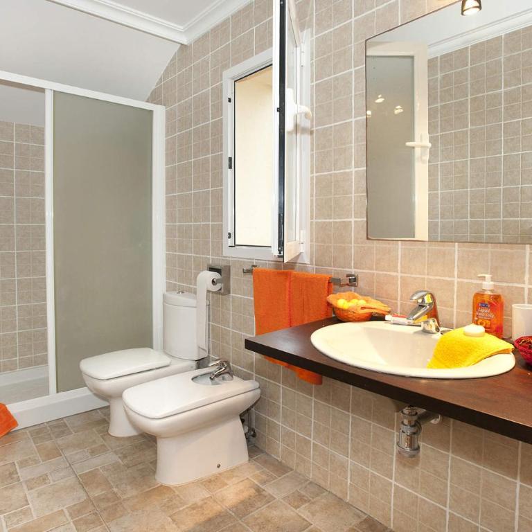 Villa Cabriel by Villa Plus - Villa - 13