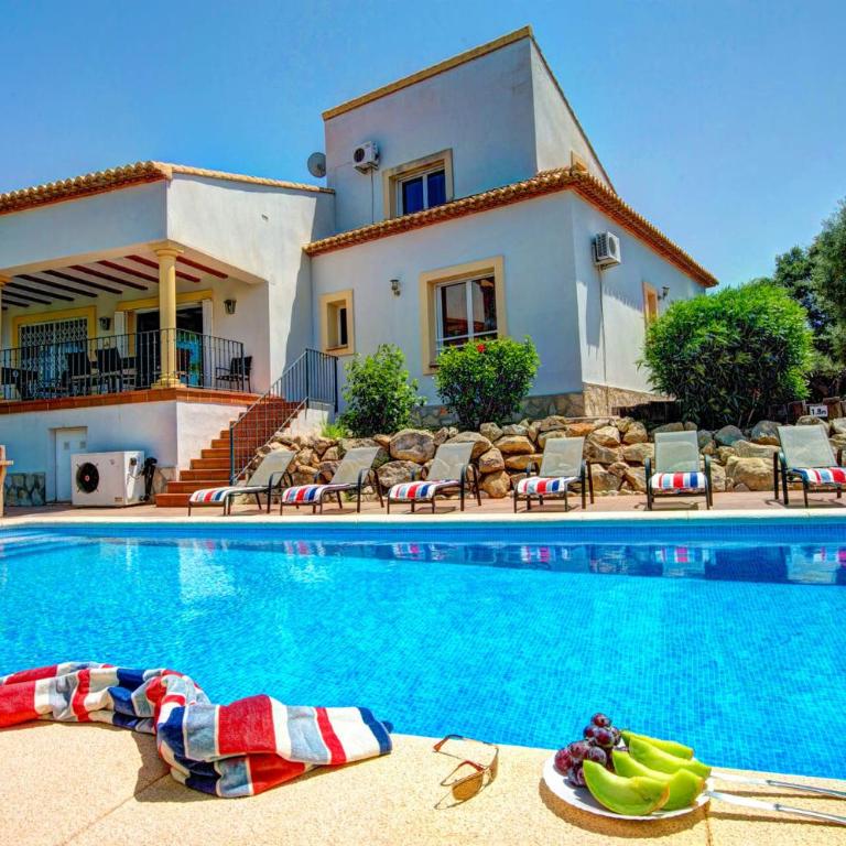 Villa Cabriel by Villa Plus - Villa - 15