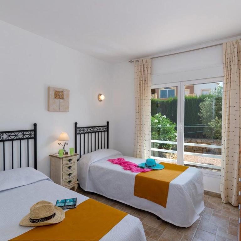 Villa Cabriel by Villa Plus - Villa - 19