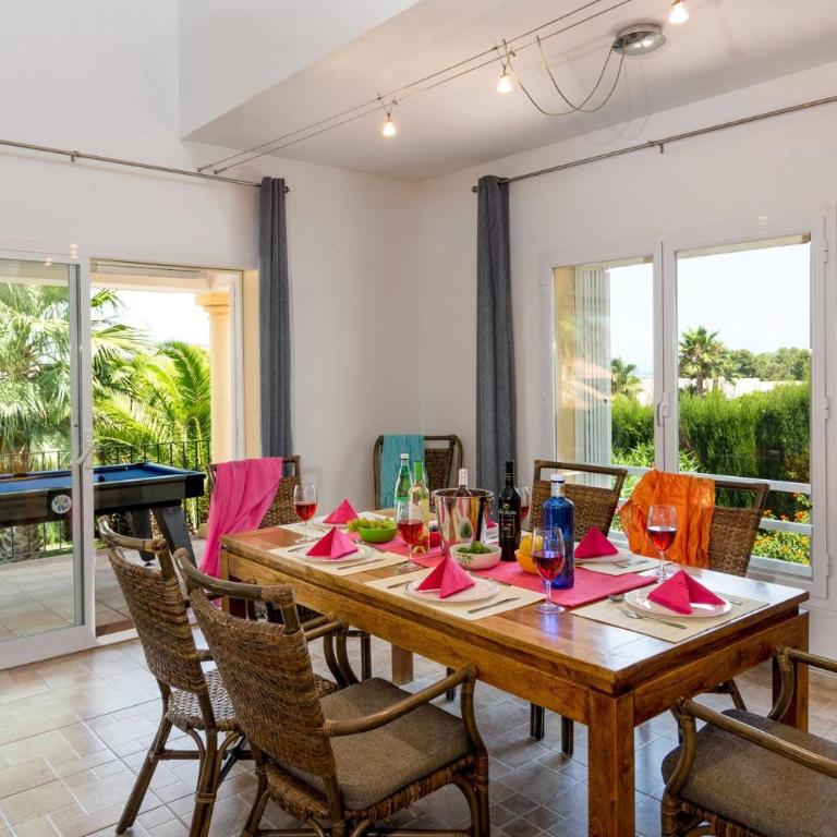 Villa Cabriel by Villa Plus - Villa - 18