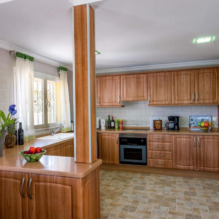 Villa Cabriel by Villa Plus - Villa - 17