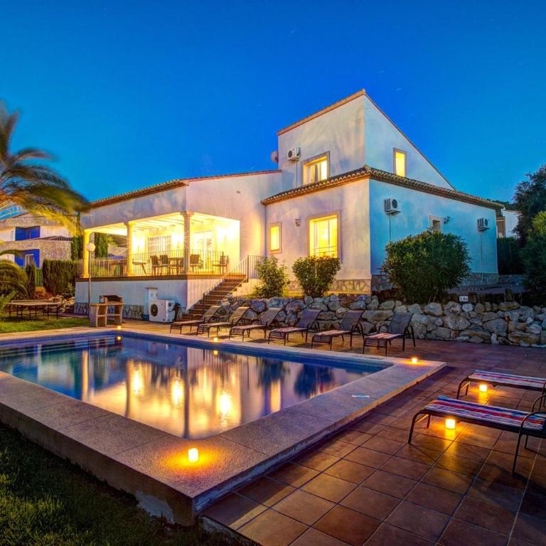 Villa Cabriel by Villa Plus - Villa - 21