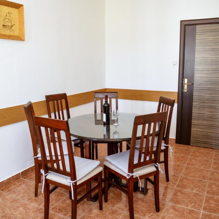 Apartment Nikola - Two-Bedroom Apartment - 19