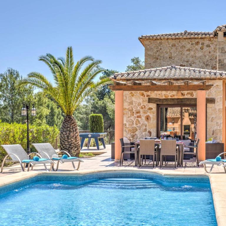 Villa Cambra by Villa Plus - Villa - 9