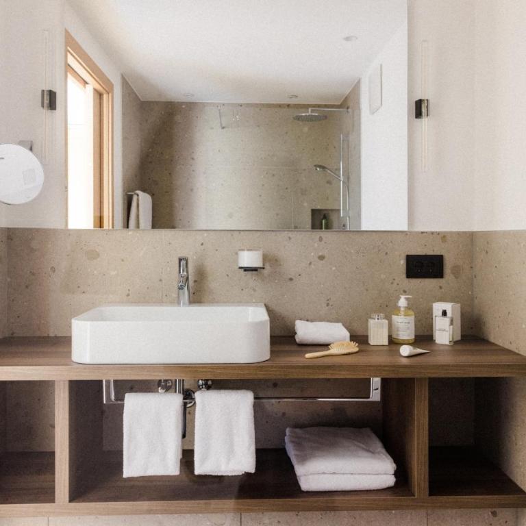 Hotel Paradies - Habitación Doble con balcón - 4