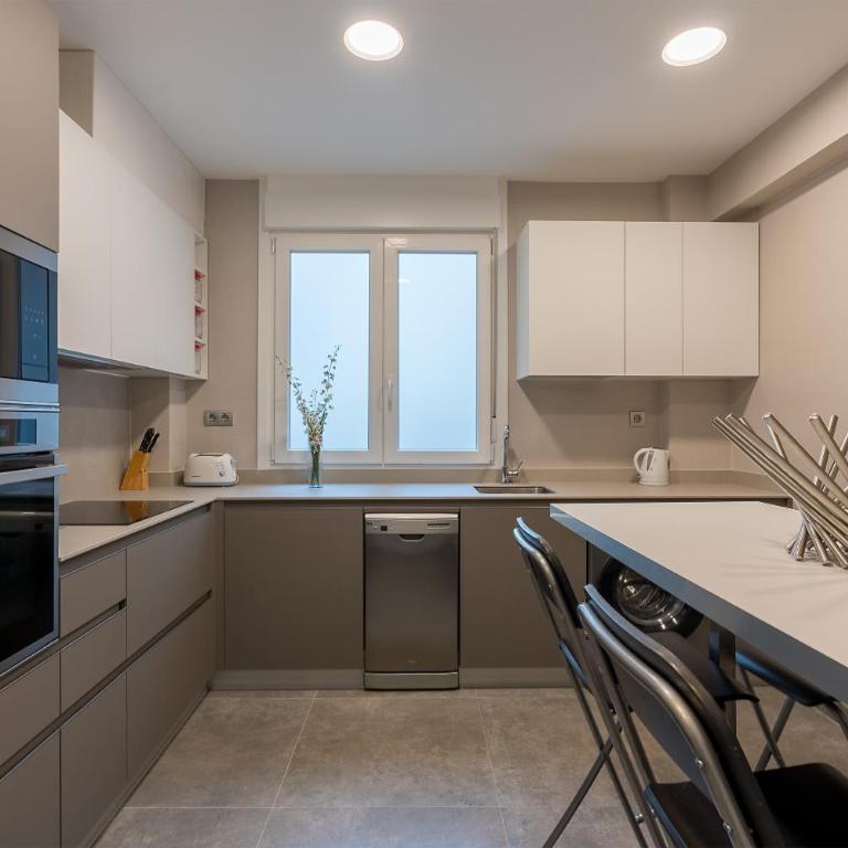 Ibarrola Apartment by People Rentals - Apartment - 24