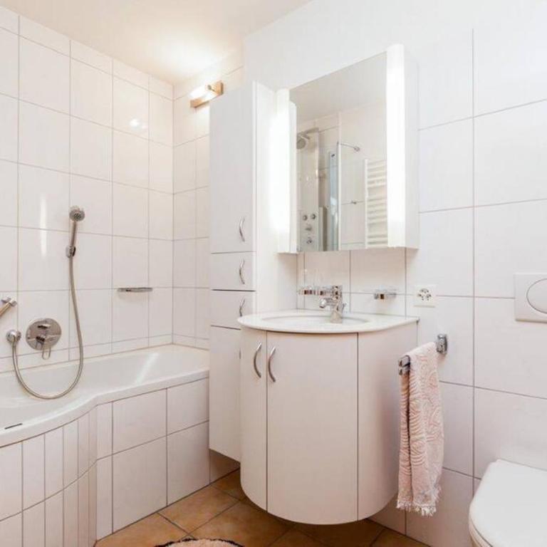 Direkt am See - Aussicht - Balkon - TG-Stellplatz - Apartamento de 1 dormitorio - 7