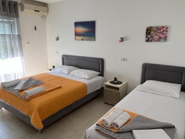 DMD APARTMANI - Komfor Trokrevetna Soba - 1