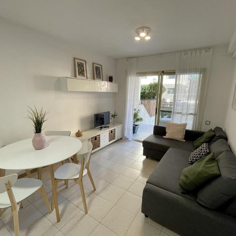 La Pineda Holiday Apartment by PriorityVillas - Apartment with Terrace - 2