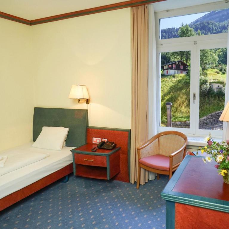 Thermal Hotels & Walliser Alpentherme Leukerbad - Deluxe Einzelzimmer Grand Bain - 4