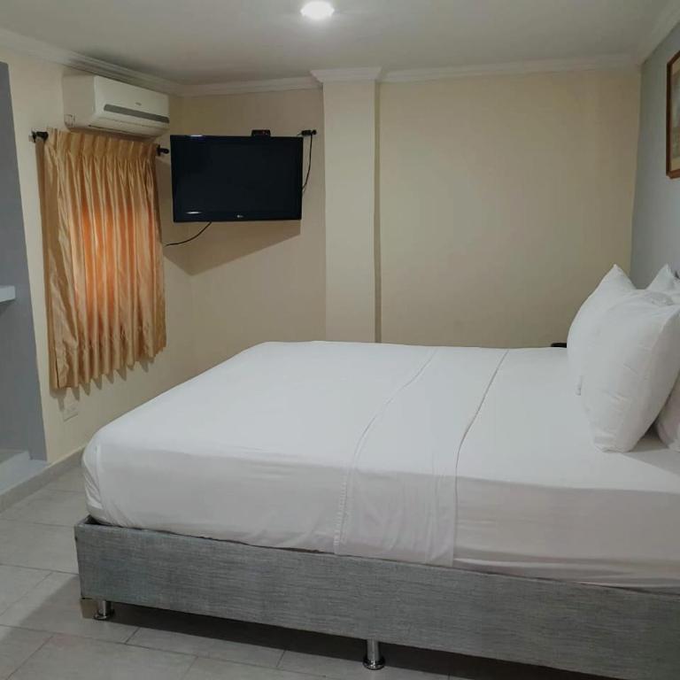 Hotel Puerta de Oro - Habitación Doble Estándar - 6