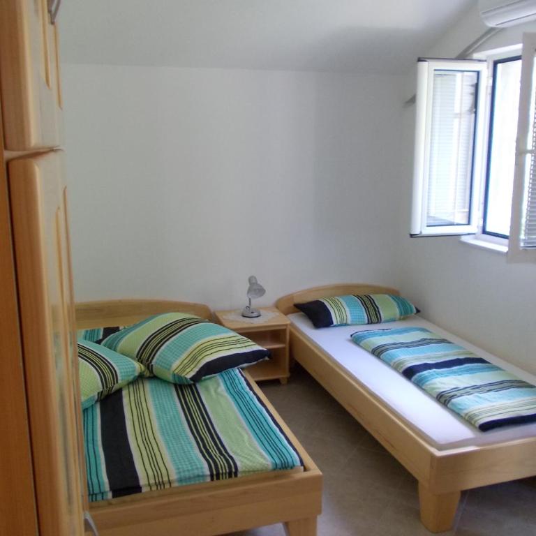 Apartments Sutorina - Studio with Garden View - 15