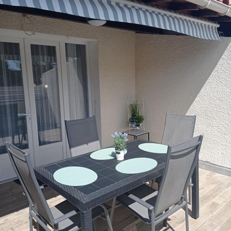 Appartement JADE dans résidence proche Tennis/ centre naturiste - Apartamento con terraza - 10
