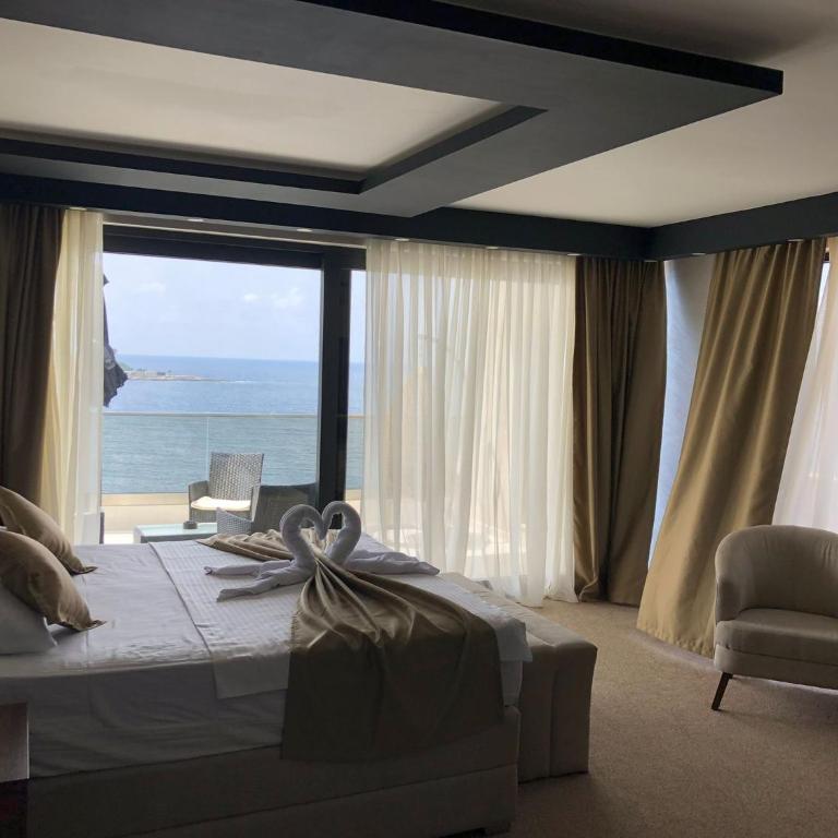 Apart Lux Beciragic - Deluxe Double Room with Sea View - 1