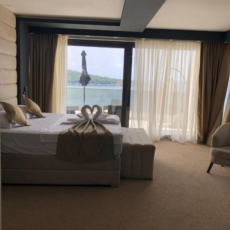 Apart Lux Beciragic - Deluxe Double Room with Sea View - 3